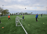 Training S.K.N.W.K. JO19-1 van donderdag 25 april 2024 (7/120)